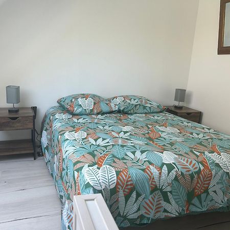 Pas Loin Des Plage Du Debarquement Creully sur Seulles エクステリア 写真